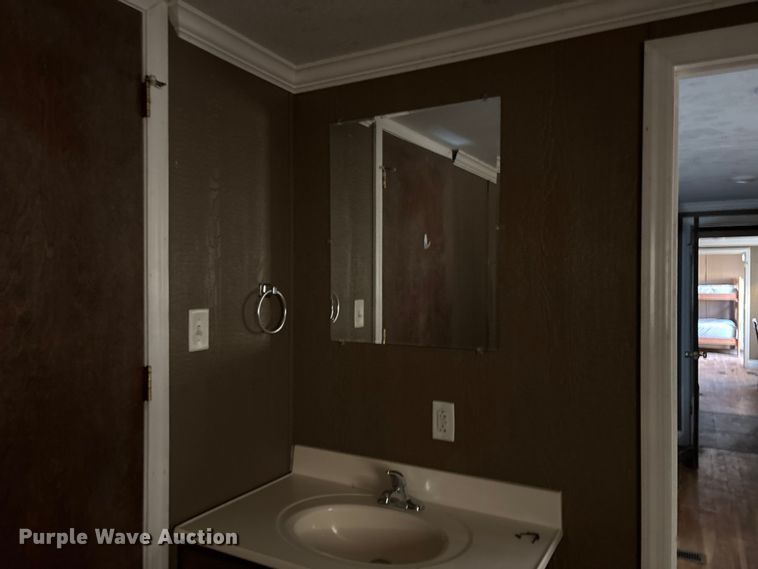 image for item DT2823 Skid mounted living quarters