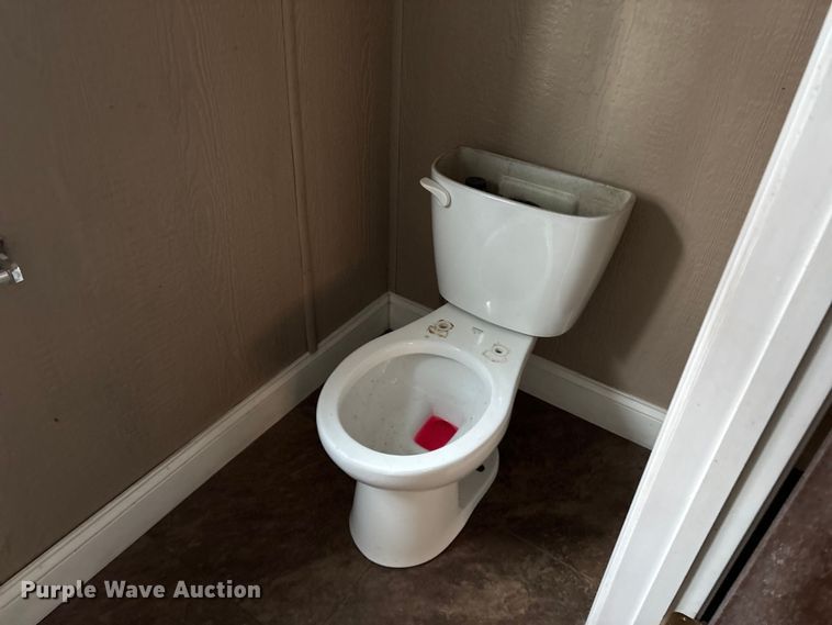 image for item DT2823 Skid mounted living quarters