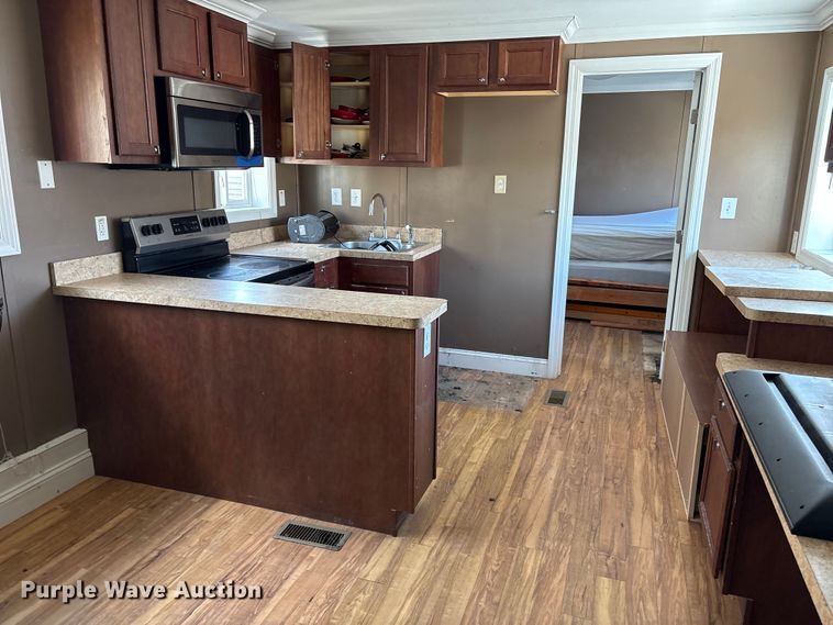 image for item DT2826 Skid mounted living quarters