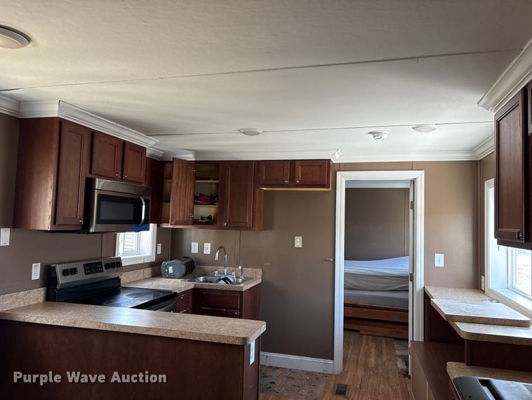 image for item DT2826 Skid mounted living quarters