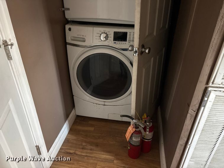 image for item DT2826 Skid mounted living quarters