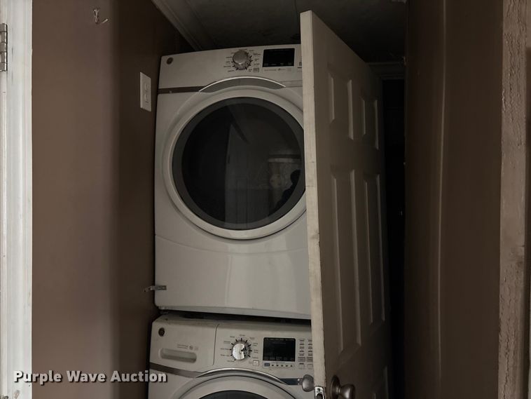 image for item DT2826 Skid mounted living quarters