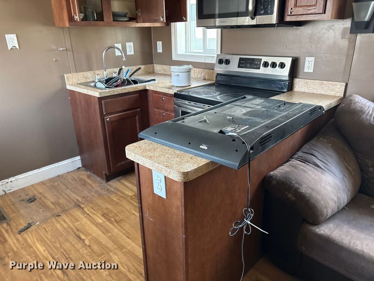 image for item DT2826 Skid mounted living quarters