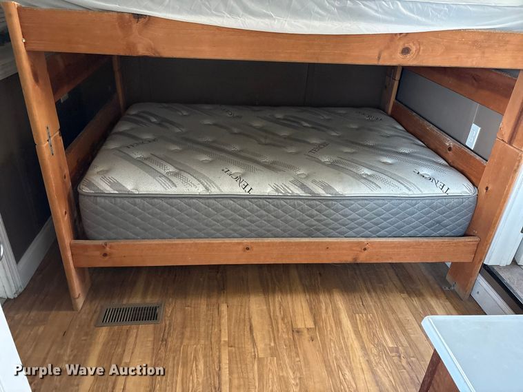 image for item DT2826 Skid mounted living quarters