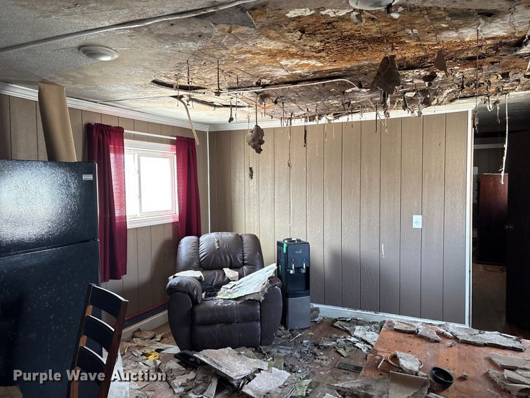 image for item DT2827 Skid mounted living quarters