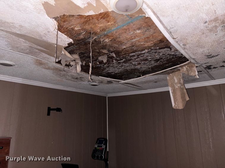 image for item DT2827 Skid mounted living quarters