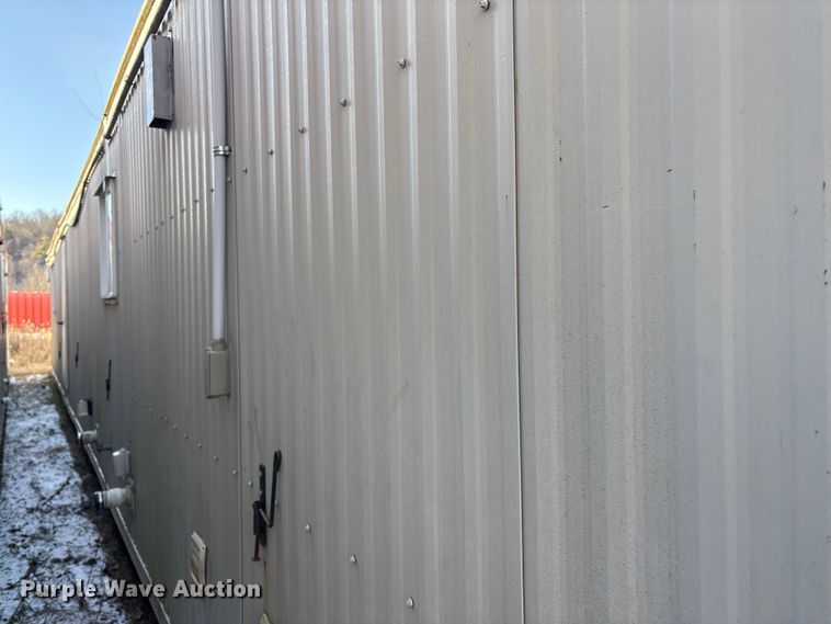 image for item DT2834 Skid mounted living quarters