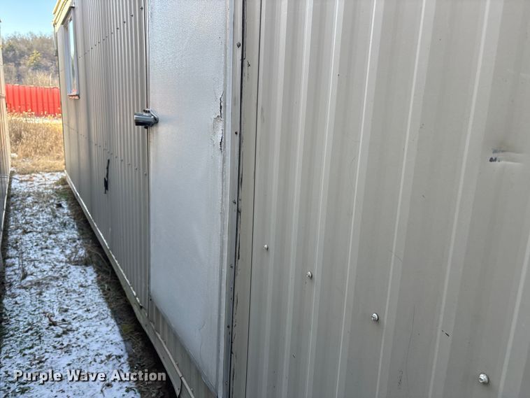 image for item DT2834 Skid mounted living quarters