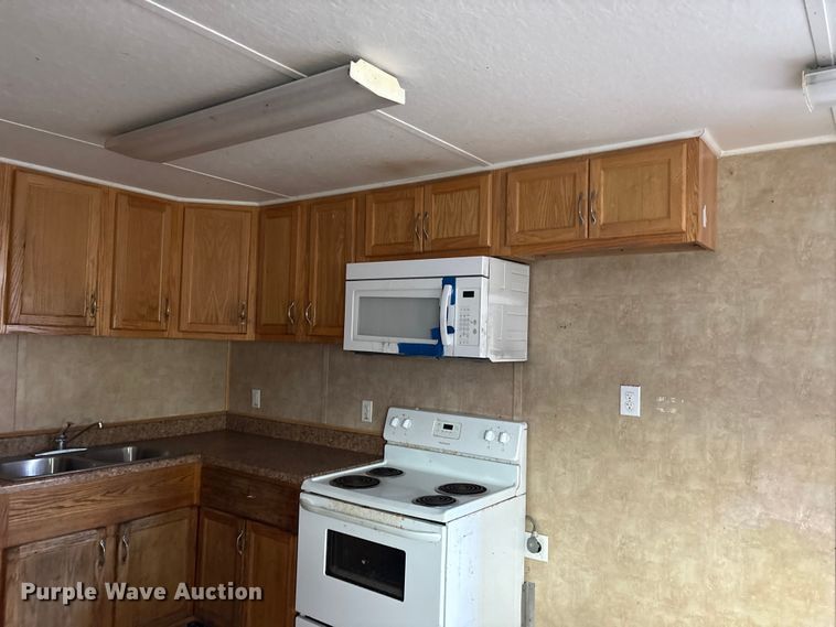 image for item DT2834 Skid mounted living quarters