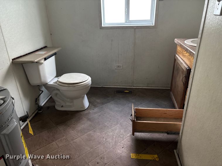 image for item DT2834 Skid mounted living quarters