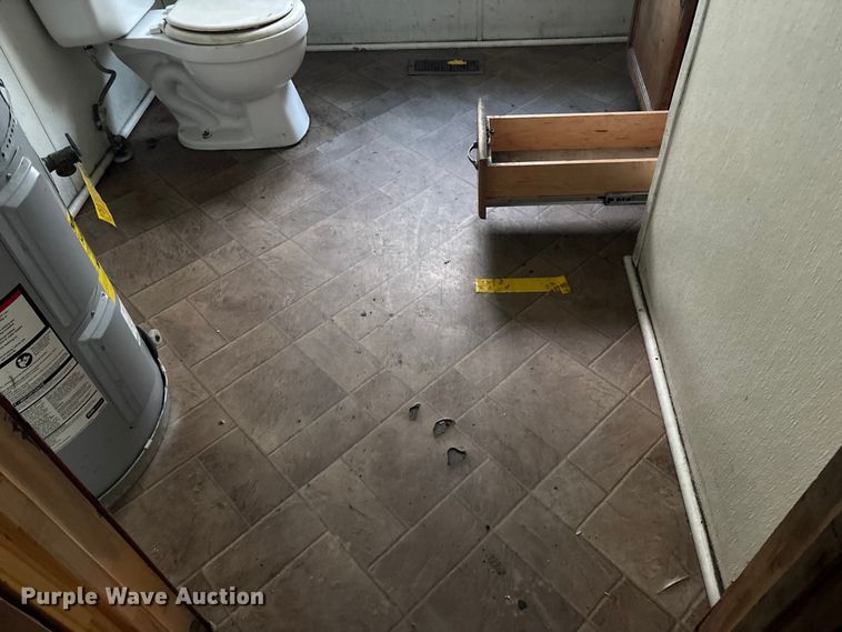 image for item DT2834 Skid mounted living quarters