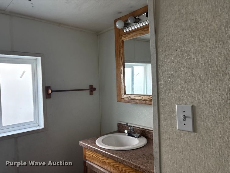 image for item DT2834 Skid mounted living quarters