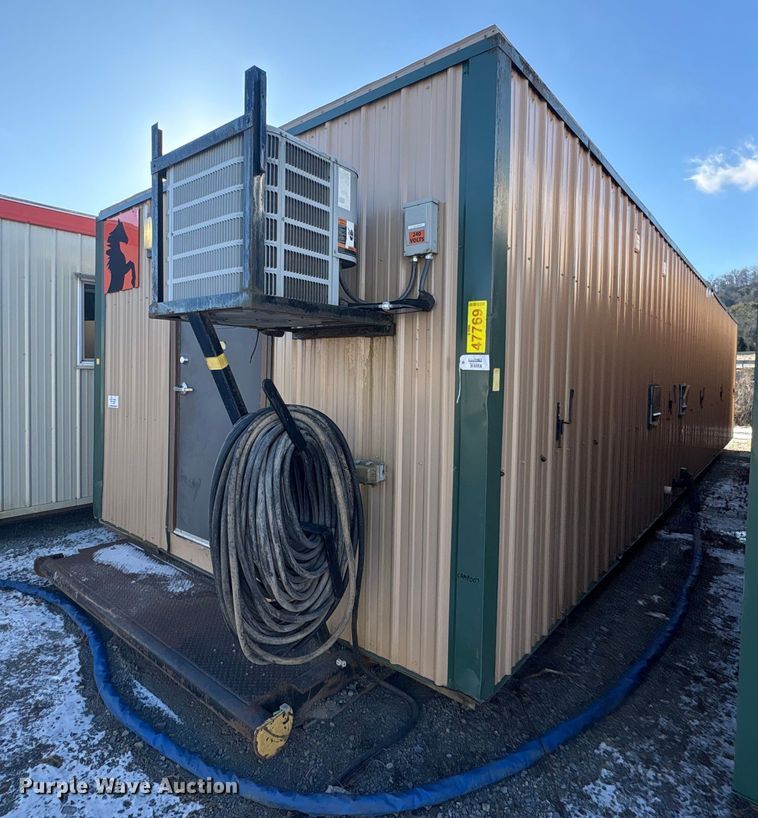 image for item DT2835 Skid mounted locker/shower unit