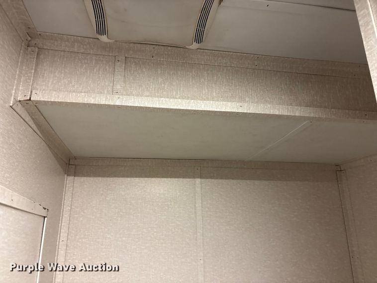 image for item DT2835 Skid mounted locker/shower unit
