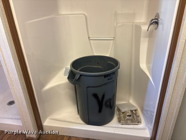 image for item DT2835 Skid mounted locker/shower unit