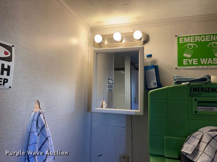 image for item DT2835 Skid mounted locker/shower unit