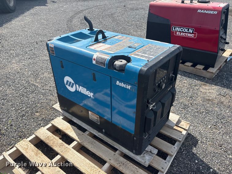 image for item DT2897 Miller Bobcat 265 welder/generator