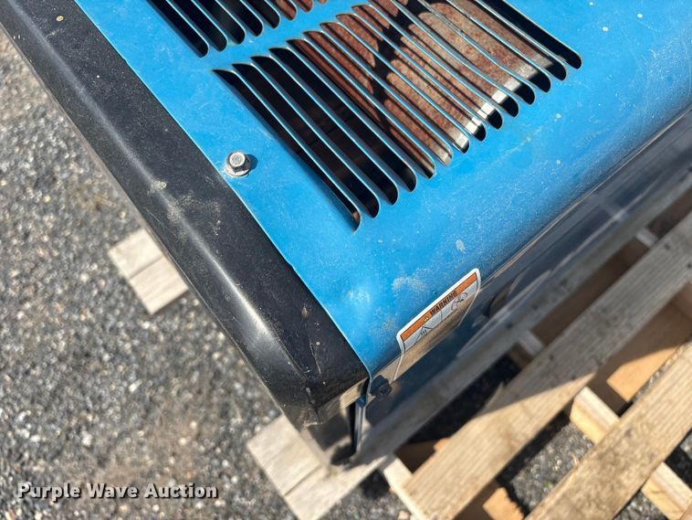 image for item DT2897 Miller Bobcat 265 welder/generator
