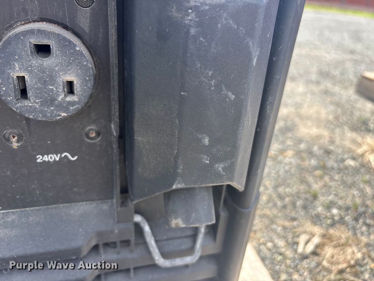 image for item DT2897 Miller Bobcat 265 welder/generator