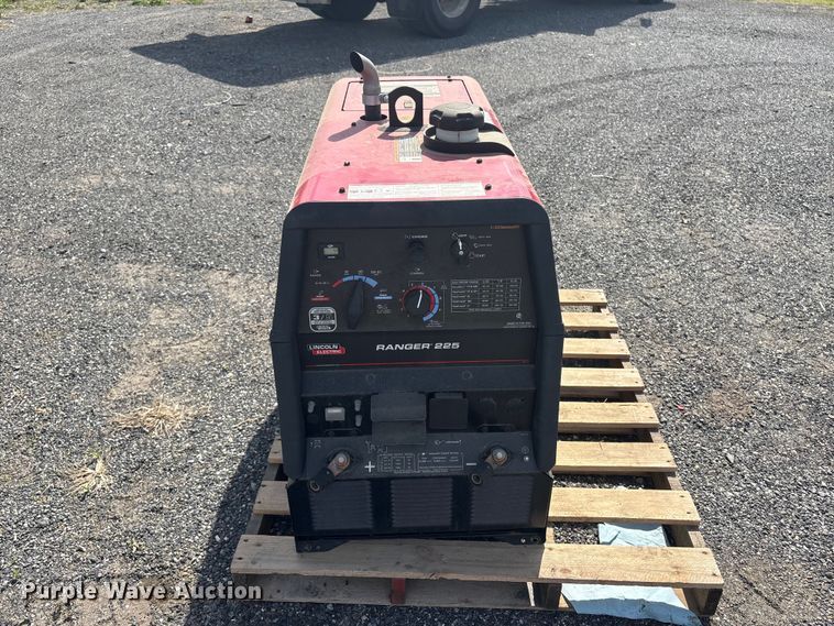 image for item DT2898 Lincoln Ranger 225 welder/generator