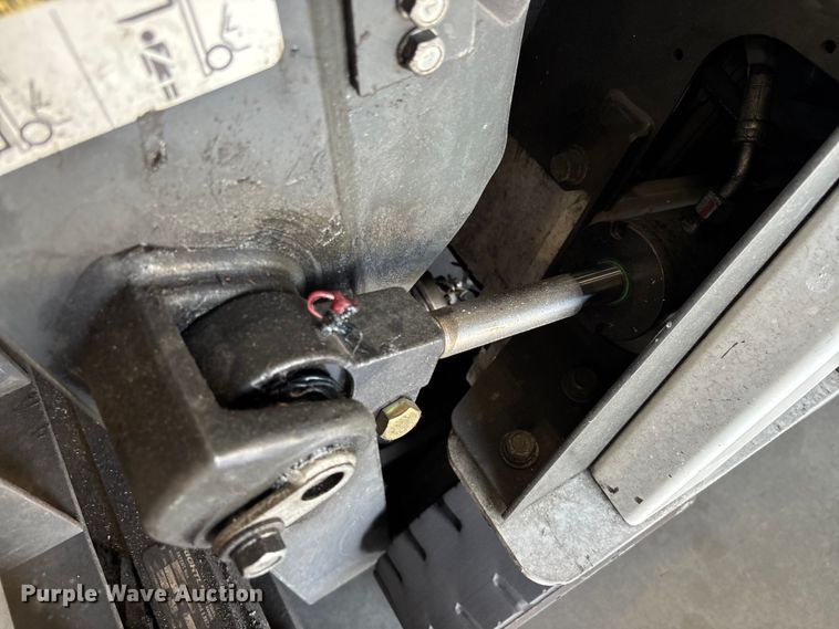 image for item DU0474 2018 UniCarriers CFS40 forklift