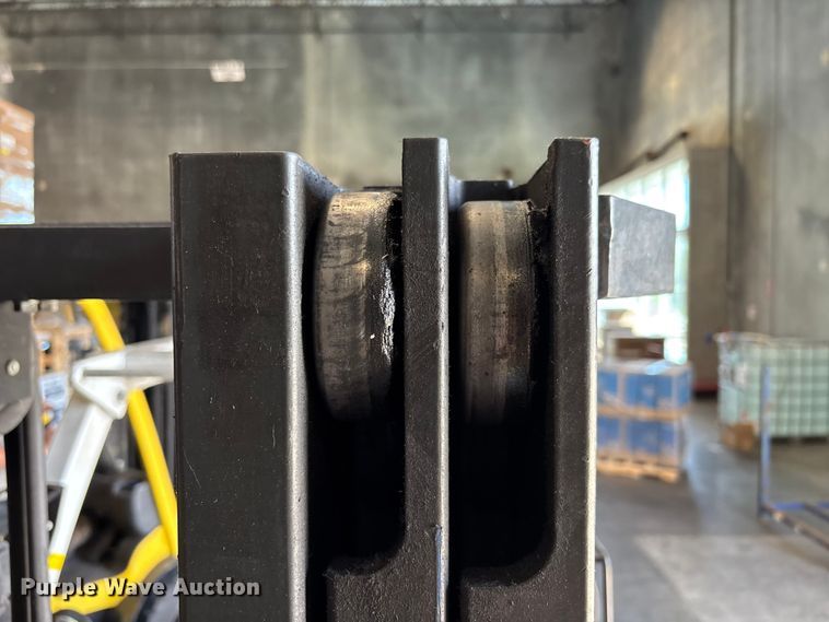 image for item DU0474 2018 UniCarriers CFS40 forklift