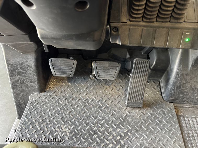 image for item DU0474 2018 UniCarriers CFS40 forklift