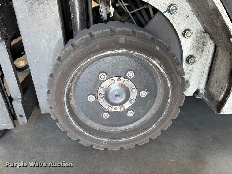 image for item DU0474 2018 UniCarriers CFS40 forklift