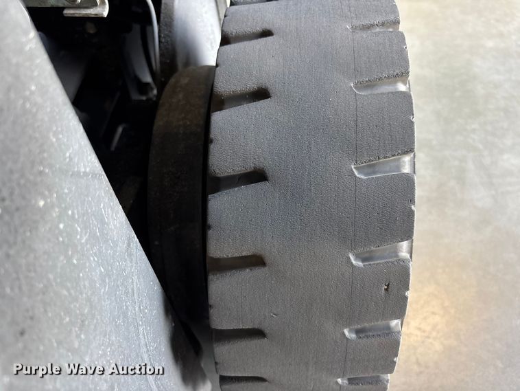 image for item DU0474 2018 UniCarriers CFS40 forklift