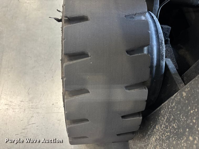 image for item DU0474 2018 UniCarriers CFS40 forklift