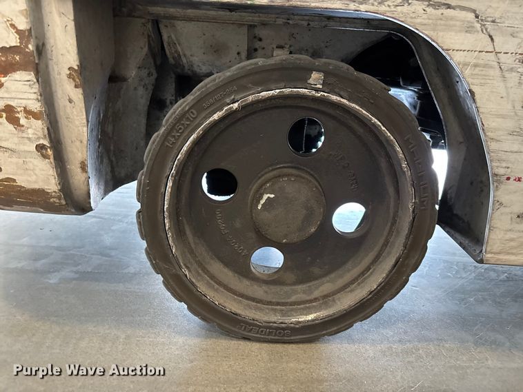 image for item DU0474 2018 UniCarriers CFS40 forklift