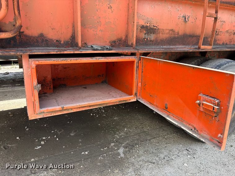 image for item DU0478 Al-Jon Inc car crusher trailer