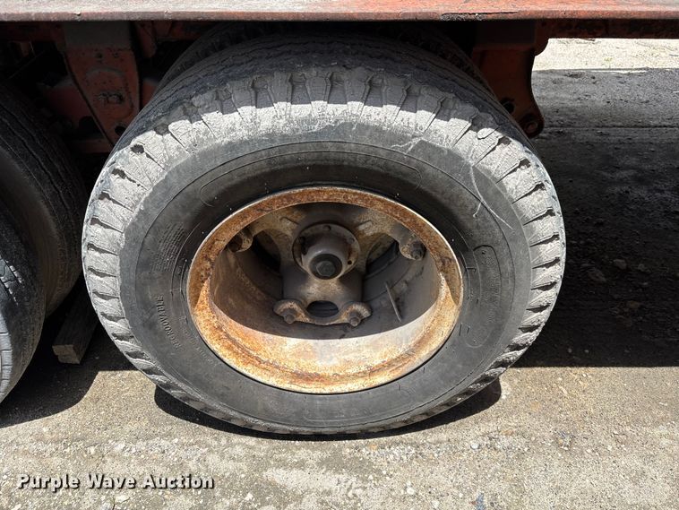image for item DU0478 Al-Jon Inc car crusher trailer