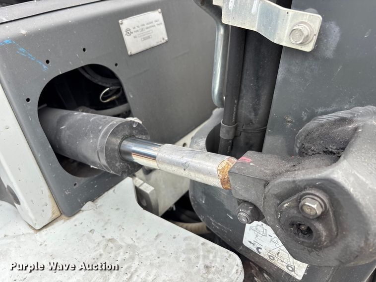 image for item DU0479 2016 UniCarriers PF80YLP forklift