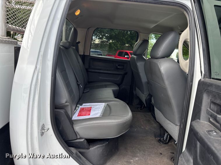 image for item DU0481 2018 RAM 5500 Crew Cab utility / service truck