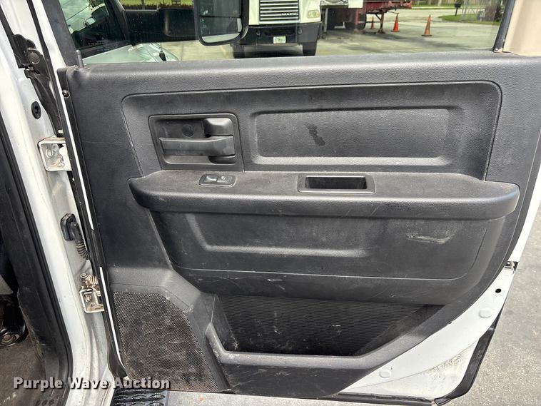 image for item DU0481 2018 RAM 5500 Crew Cab utility / service truck