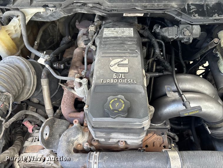 image for item DU0481 2018 RAM 5500 Crew Cab utility / service truck