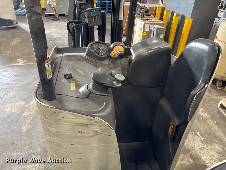image for item DU0489 2018 Crown RC5545-40 order picker