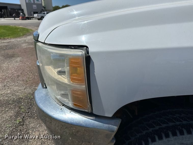 image for item DV0899 2013 Chevrolet Silverado 2500HD pickup truck