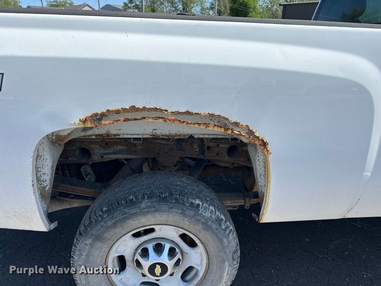 image for item DV0899 2013 Chevrolet Silverado 2500HD pickup truck