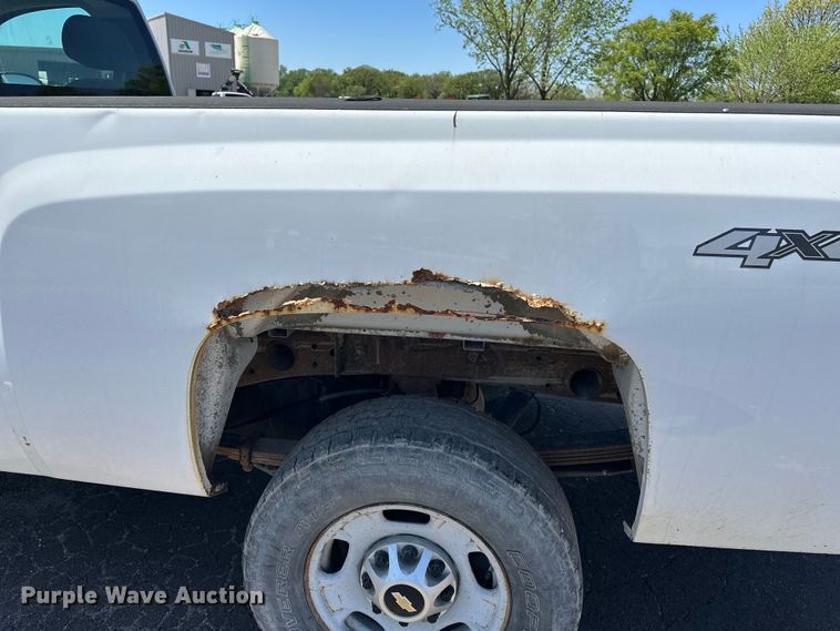 image for item DV0899 2013 Chevrolet Silverado 2500HD pickup truck