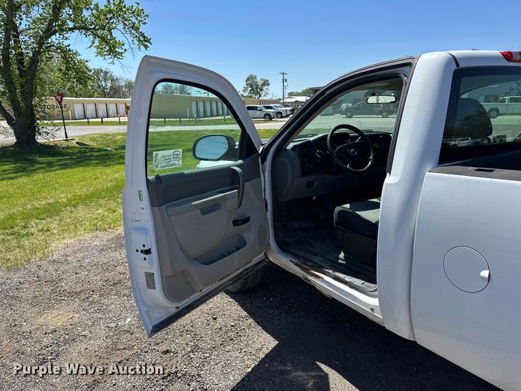 image for item DV0899 2013 Chevrolet Silverado 2500HD pickup truck