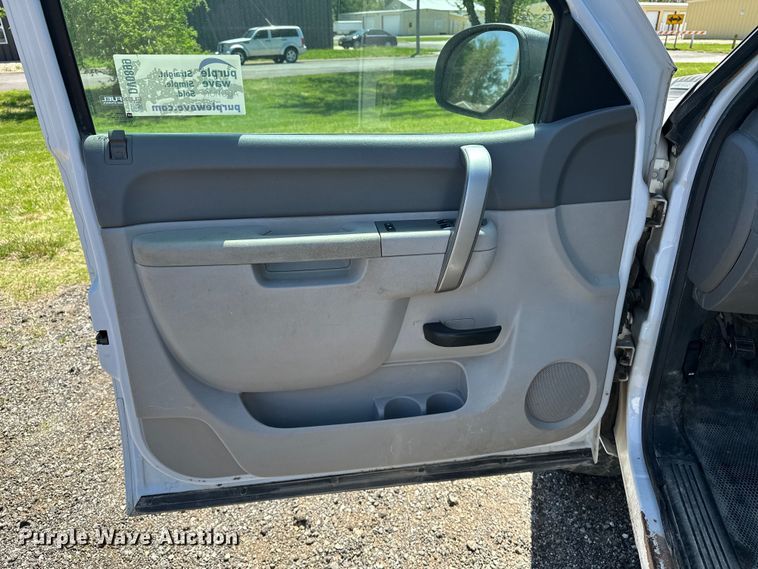 image for item DV0899 2013 Chevrolet Silverado 2500HD pickup truck