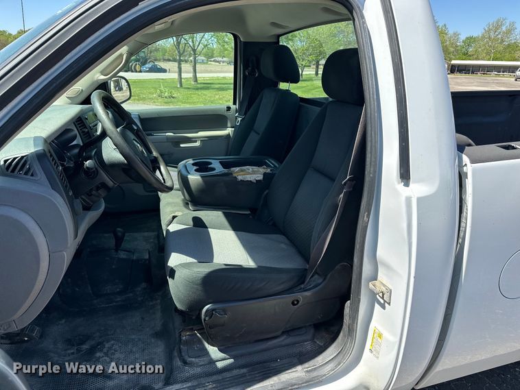 image for item DV0899 2013 Chevrolet Silverado 2500HD pickup truck