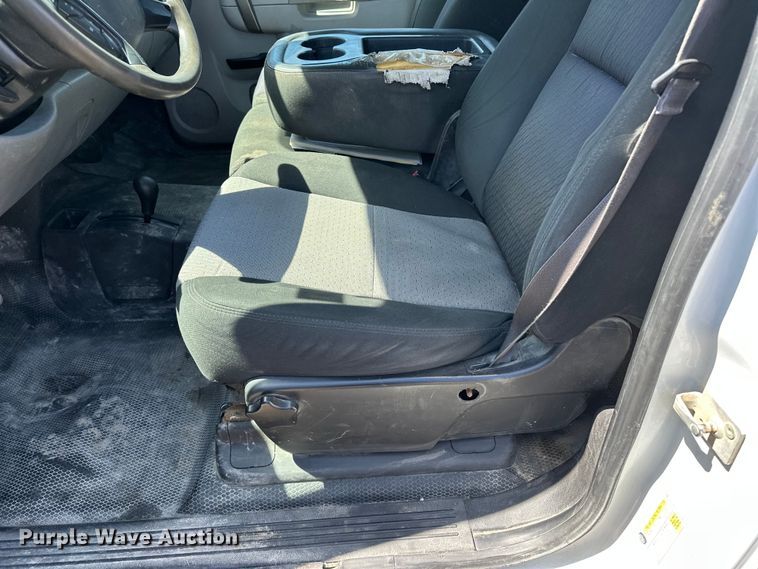 image for item DV0899 2013 Chevrolet Silverado 2500HD pickup truck