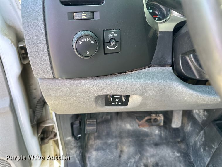 image for item DV0899 2013 Chevrolet Silverado 2500HD pickup truck