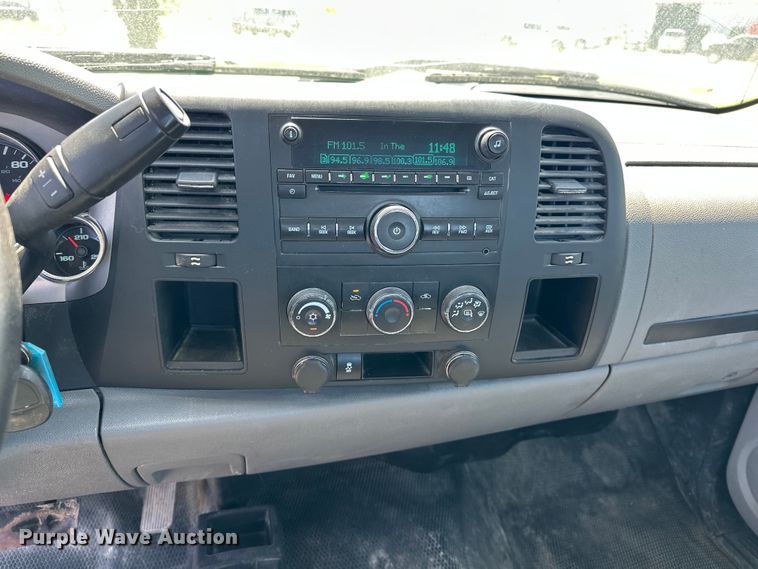 image for item DV0899 2013 Chevrolet Silverado 2500HD pickup truck