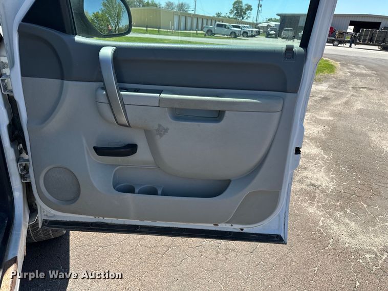 image for item DV0899 2013 Chevrolet Silverado 2500HD pickup truck