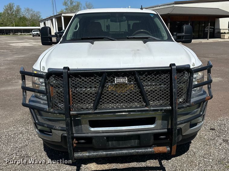 image for item DV0902 2012 Chevrolet Silverado 2500HD Crew Cab pickup truck