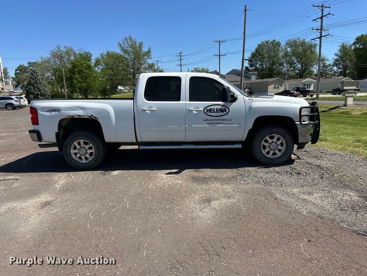image for item DV0902 2012 Chevrolet Silverado 2500HD Crew Cab pickup truck